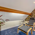 2 Bed In Ambleside Oc-93167 בית נופש הוקסהד